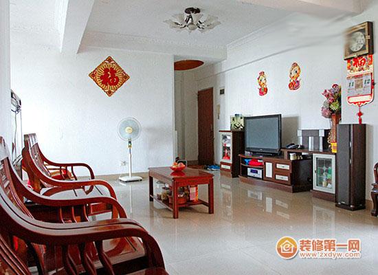 排除安全隐患旧客厅改造 传统客厅变身现代活力空间